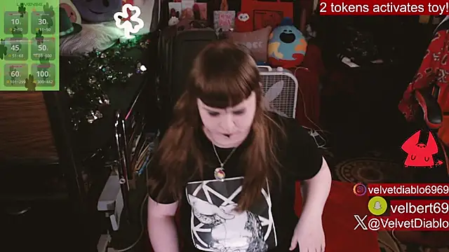 Snapshot of VelvetDiablo chatting on February 25, 2026, 12:22 am VelvetDiablo online show from February 25, 2026, 12:22 am