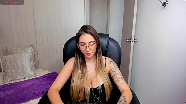 StacyConner online show from October 28, 2025, 8:19 pm