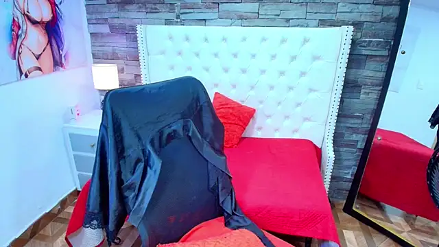 Snapshot of TRINY_TS chatting on May 15, 2026, 12:08 am TRINY TS online show from May 15, 2026, 12:08 am