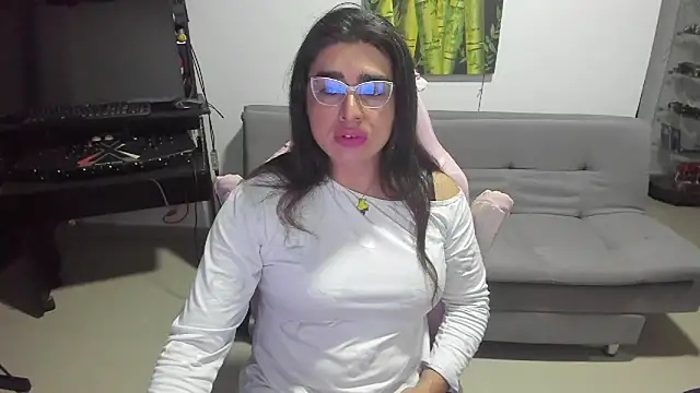 Snapshot of Khalifa_Gold chatting on February 3, 2026, 6:40 am Khalifa Gold online show from February 3, 2026, 6:40 am