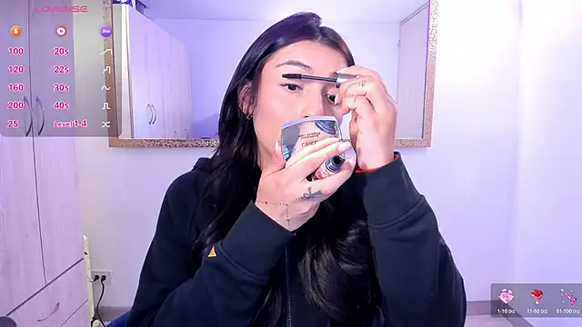 EricaVanderhill online show from April 14, 2026, 6:18 am