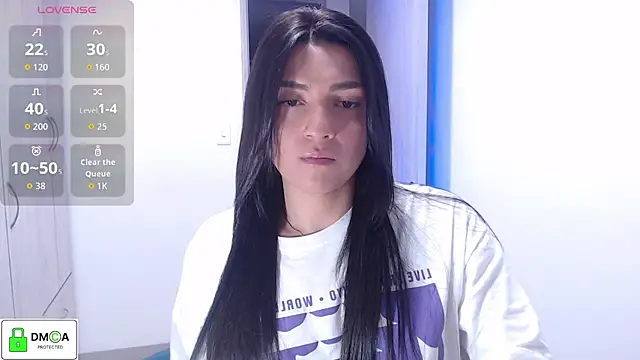 EricaVanderhill online show from October 31, 2025, 9:43 pm