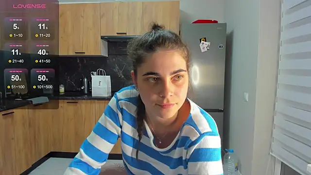 Snapshot of Bella_Foryou chatting on May 29, 2026, 8:48 pm Bella Foryou online show from May 29, 2026, 8:48 pm