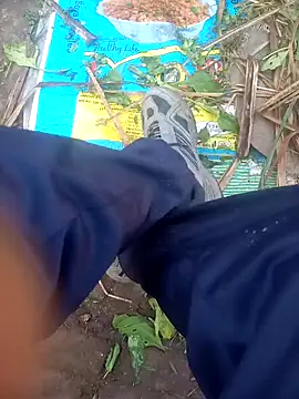 FinableKnee online show from November 28, 2025, 3:07 am