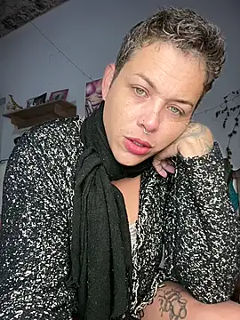 Snapshot of Alicbranca chatting on May 9, 2026, 2:20 pm Alicbranca online show from May 9, 2026, 2:20 pm