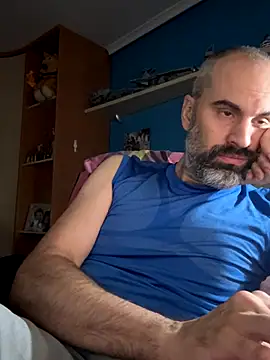 pollito1985 2 online show from September 21, 2025, 7:24 am