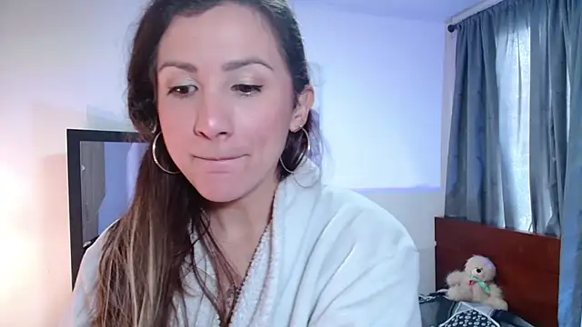 Snapshot of vanessabrown_ chatting on March 18, 2025, 1:44 pm vanessabrown online show from March 18, 2025, 1:44 pm
