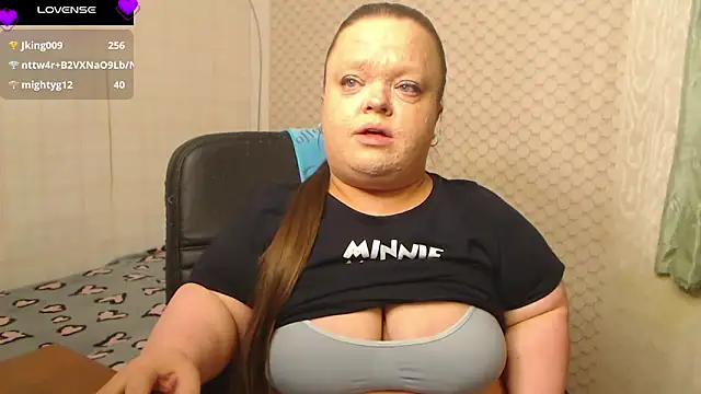 Janiffer MiMi online show from April 15, 2026, 7:58 pm