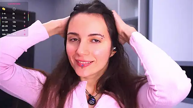 Holla Molly online show from February 24, 2026, 6:47 am