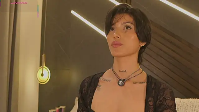 Snapshot of evamoretti chatting on April 15, 2026, 11:38 pm evamoretti online show from April 15, 2026, 11:38 pm