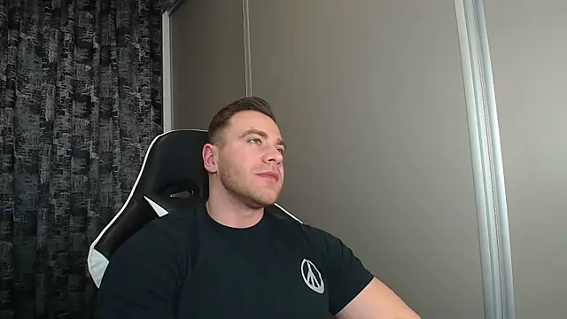 Thori92 online show from April 4, 2026, 3:29 pm