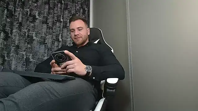 Thori92 online show from February 12, 2025, 6:09 pm