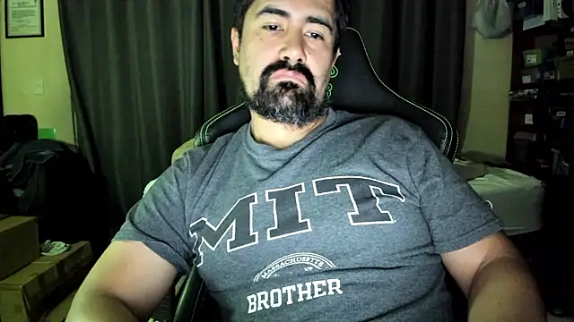 VonDoomdelToro online show from October 28, 2025, 6:12 am