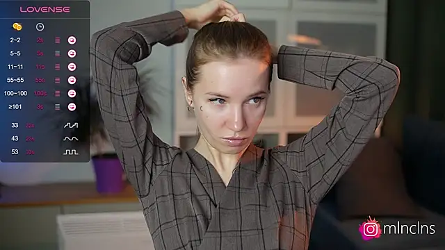 melanielwithu online show from November 19, 2025, 3:01 pm