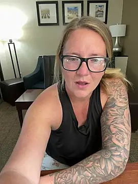 Snapshot of Lizzyloo chatting on February 19, 2026, 3:09 pm Lizzyloo online show from February 19, 2026, 3:09 pm