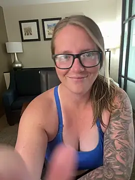 Snapshot of Lizzyloo chatting on February 25, 2026, 3:01 pm Lizzyloo online show from February 25, 2026, 3:01 pm