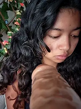 Peach Girll online show from November 4, 2025, 12:09 pm