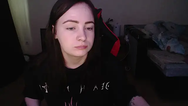 Snapshot of Laralianna chatting on December 18, 2025, 10:52 am Laralianna online show from December 18, 2025, 10:52 am