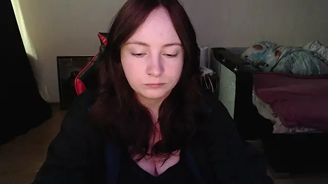 Laralianna online show from May 29, 2026, 5:02 am