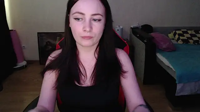 Laralianna online show from April 16, 2026, 1:23 pm