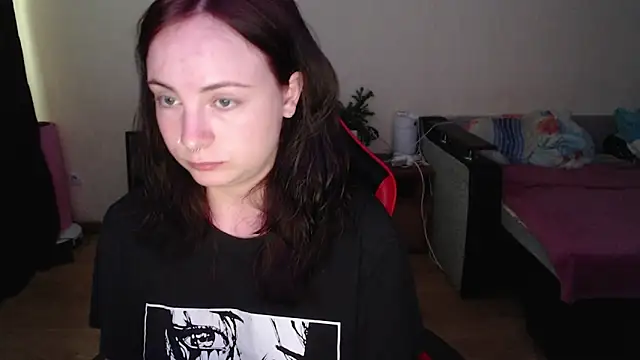 Laralianna online show from June 26, 2026, 1:39 pm