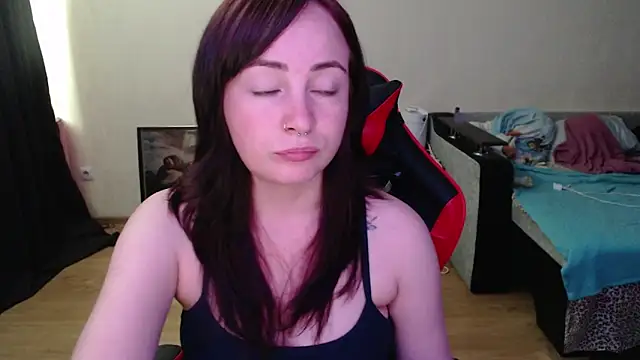 Laralianna online show from July 10, 2026, 10:26 am