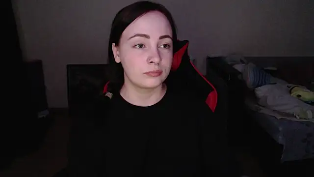 Laralianna online show from April 11, 2026, 6:11 pm