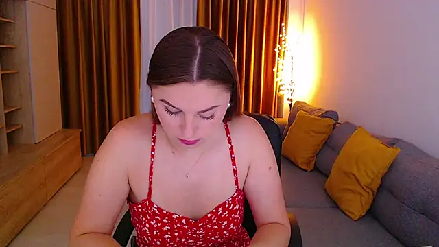  Mia Adams online show from June 19, 2026, 4:18 am
