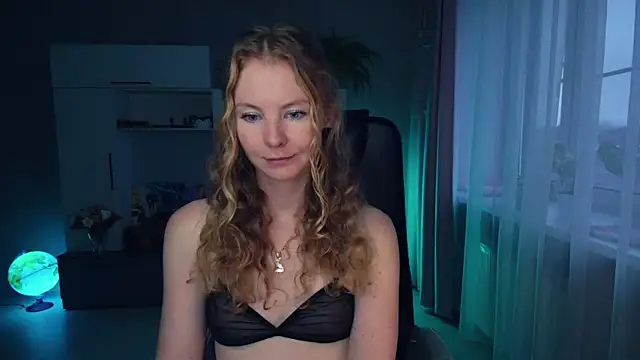 Cuddle Cat online show from November 16, 2025, 5:23 am