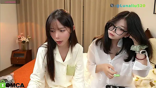 Snapshot of Luna520 chatting on October 10, 2025, 1:23 pm Luna520 online show from October 10, 2025, 1:23 pm