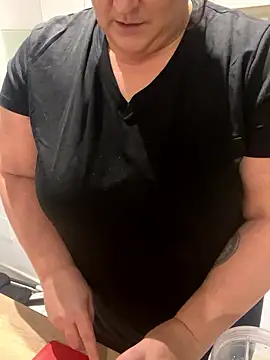 sweeti Em online show from January 18, 2026, 4:43 pm