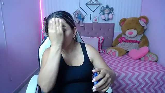 cum bigass online show from September 18, 2025, 12:19 pm