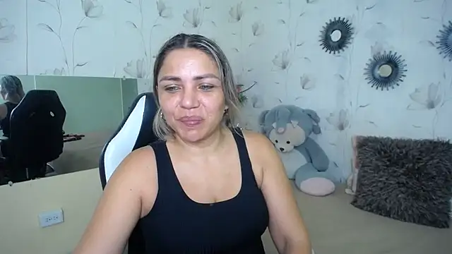 cum bigass online show from December 21, 2025, 11:56 am