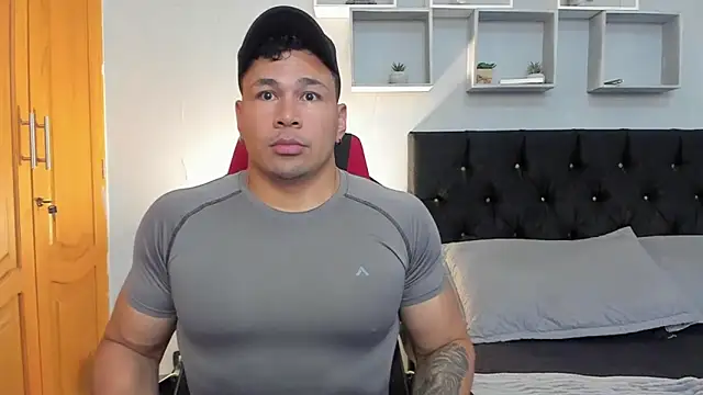 tyler hank01 online show from April 13, 2026, 12:36 am