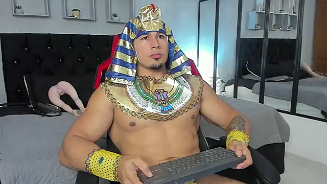 tyler hank01 online show from October 31, 2025, 6:48 pm