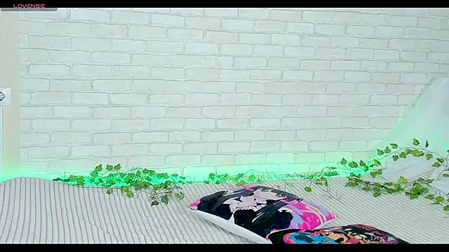 Snapshot of LinaKenny chatting on February 5, 2026, 1:18 pm LinaKenny online show from February 5, 2026, 1:18 pm