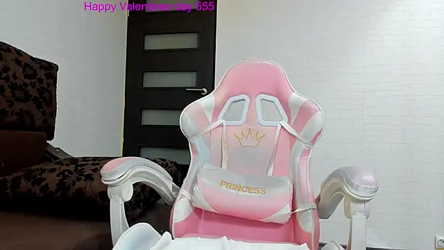 Britney Charm  online show from February 17, 2025, 6:31 am