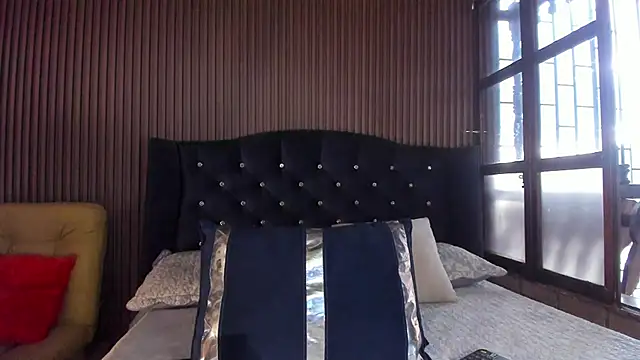 Snapshot of JuliaDawson_ chatting on July 24, 2026, 10:17 pm JuliaDawson online show from July 24, 2026, 10:17 pm
