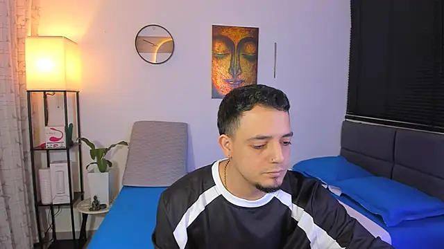 alejandro calderon1 online show from June 1, 2026, 4:13 am
