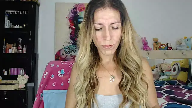 Snapshot of aleera_starxx982 chatting on May 22, 2026, 5:05 am aleera starxx982 online show from May 22, 2026, 5:05 am