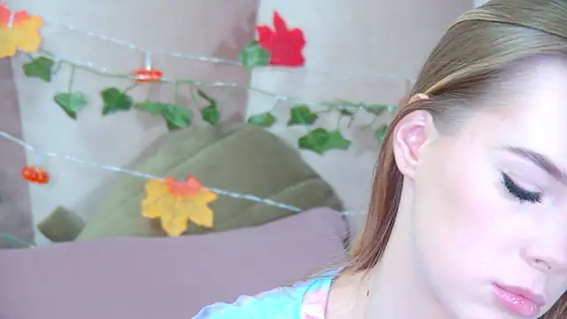 GentleRossi online show from October 28, 2025, 3:11 pm