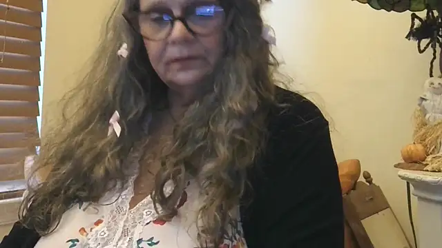 DestineeLoverGirl online show from October 21, 2025, 1:21 pm