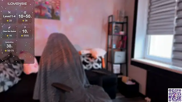 Chanel Gill online show from November 9, 2025, 8:51 am