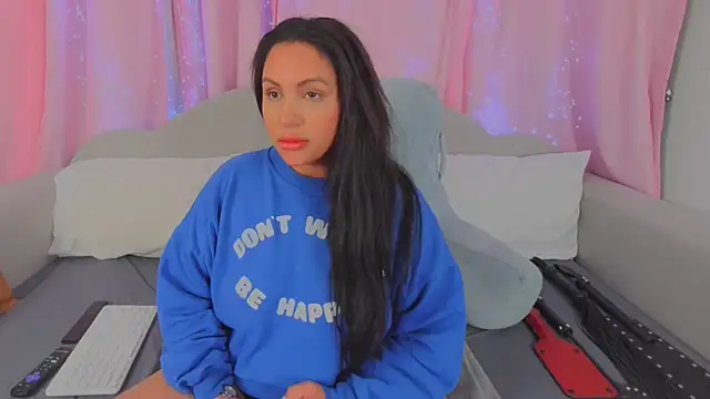 MeghanXO online show from November 19, 2025, 3:28 am