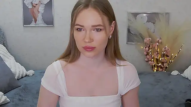 Veronika Mitchel online show from February 11, 2025, 6:44 pm