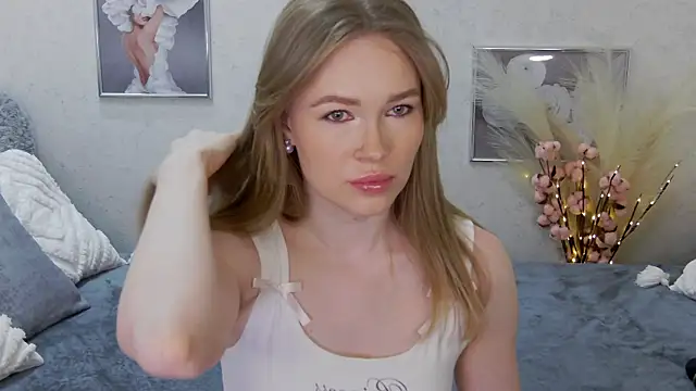 Veronika Mitchel online show from February 18, 2025, 5:31 pm