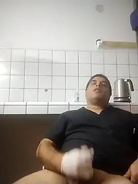 Snapshot of Tonilp1984 chatting on March 16, 2026, 11:40 pm Tonilp1984 online show from March 16, 2026, 11:40 pm