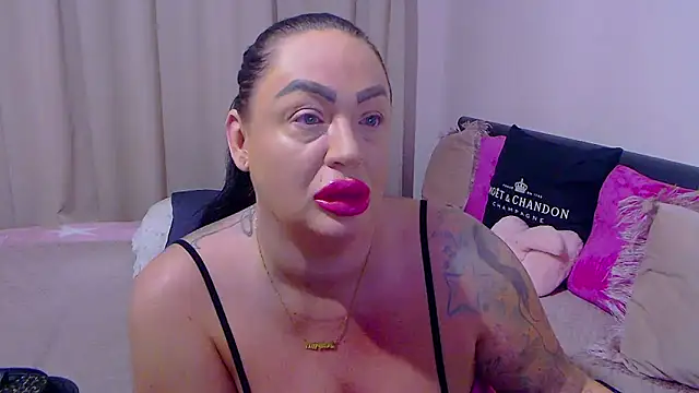 Snapshot of BustyVicky chatting on February 24, 2026, 9:59 pm BustyVicky online show from February 24, 2026, 9:59 pm