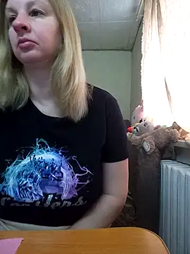 Snapshot of BustyBlond chatting on April 10, 2026, 4:30 am BustyBlond online show from April 10, 2026, 4:30 am