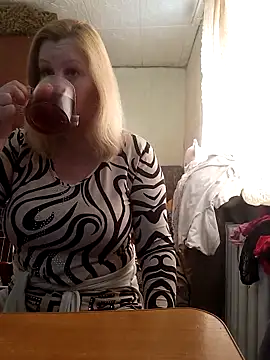 Snapshot of BustyBlond chatting on March 22, 2026, 5:32 am BustyBlond online show from March 22, 2026, 5:32 am